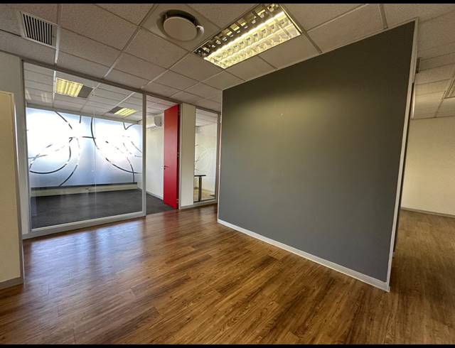 313M² OFFICE TO LET IN WOODMEAD